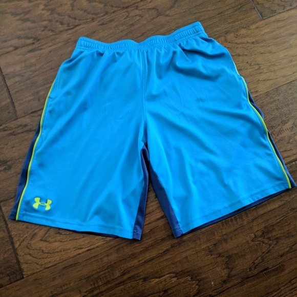 Under armour running shorts - Picture 1 of 2